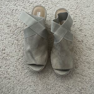 suede kenneth cole wedge sandals